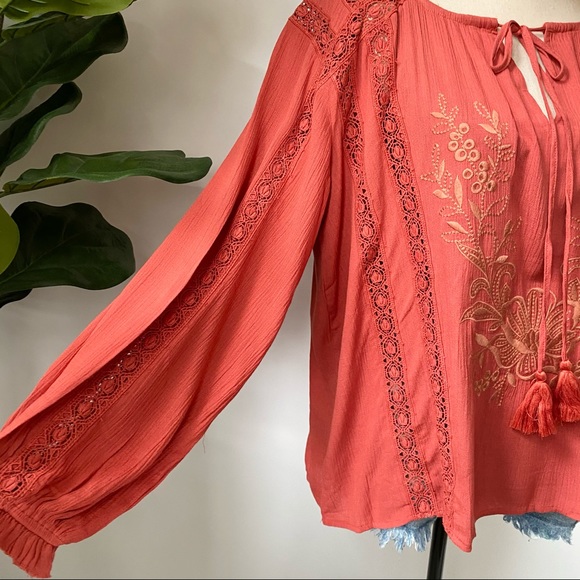 New- Bohemian embroidered long sleeve tunic top - Picture 8 of 10
